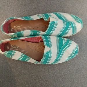 Toms size 8